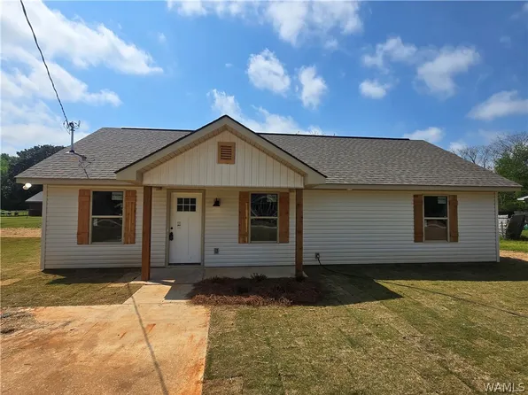 503 Market St, Moundville, AL 35474