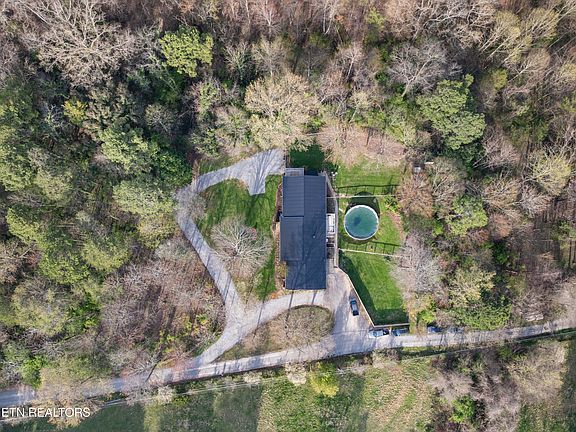 3rd image of 6720 Ridgeview Rd