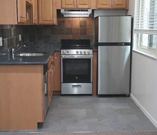 3rd image of 1133 Dolores St APT 4