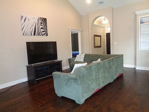 5th image of 605 Barnside Ln