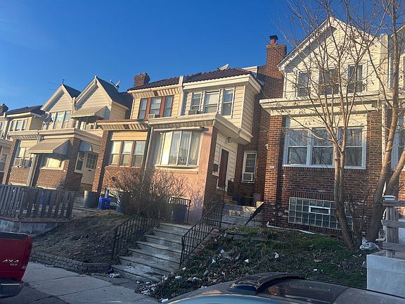 2nd image of 421 W Godfrey Ave