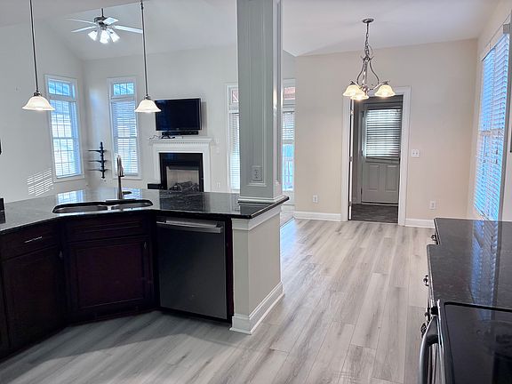 4th image of 121 Orianna Dr