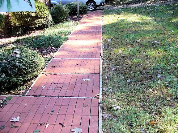 4th image of 2126 Stonebrook Dr