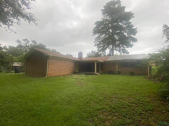 3rd image of 1108 Dennis Dr