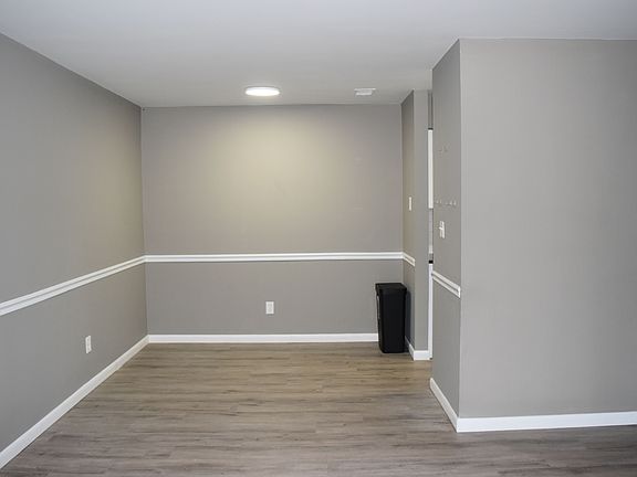 3rd image of 950 Forestbrook Rd APT F7