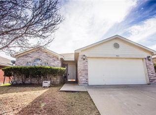 9913 Long Rifle Dr, Fort Worth, TX 76108