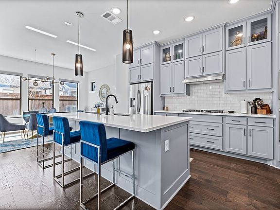 5th image of 3448 Rosebud Park Ln