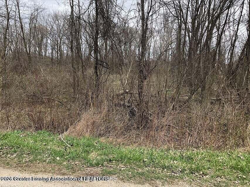 1st image of 102 Lakeside Dr