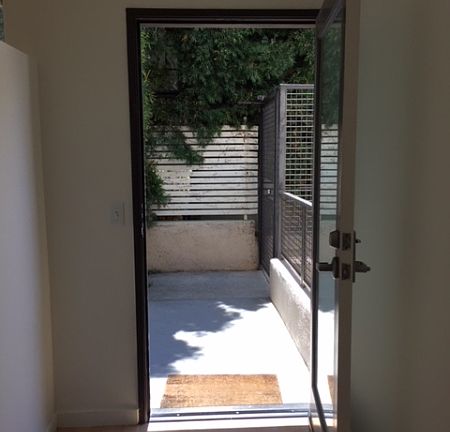 3rd image of 1226 23rd St Unit 6