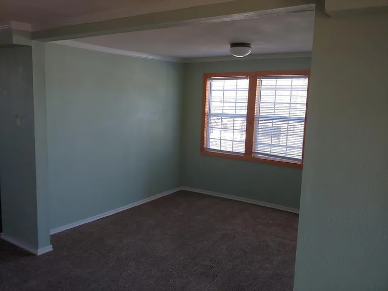 145 N Hackberry Ave — Photo 26