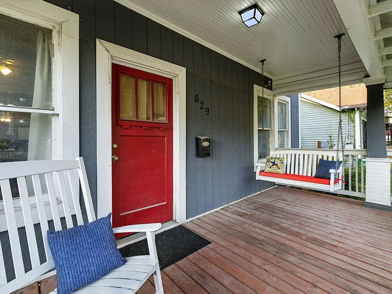 629 Delmar St — Photo 17