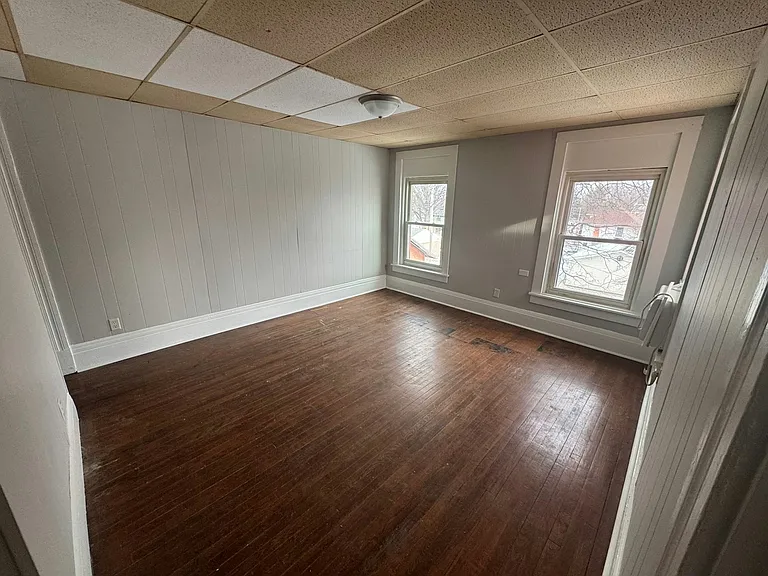 227 Allen St #223-1/2 — Photo 4