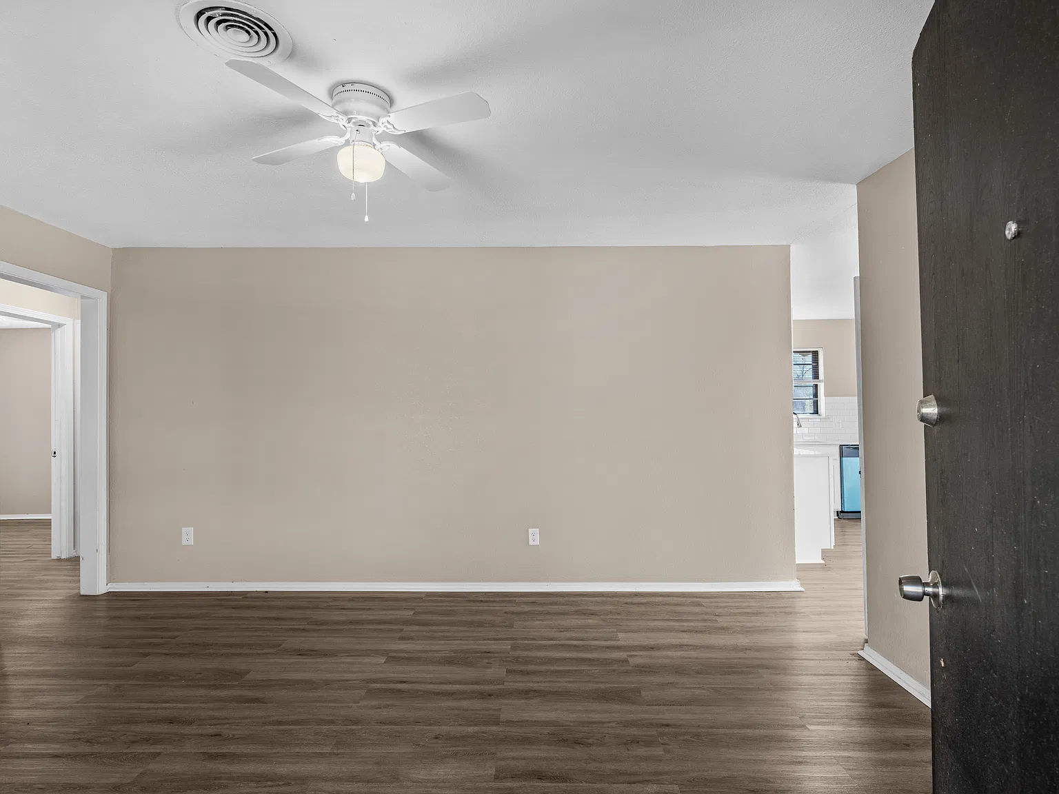 4 bed, 1200 sqft, $1,350 — Photo 4