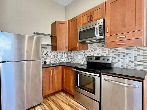 3rd image of 224 North St