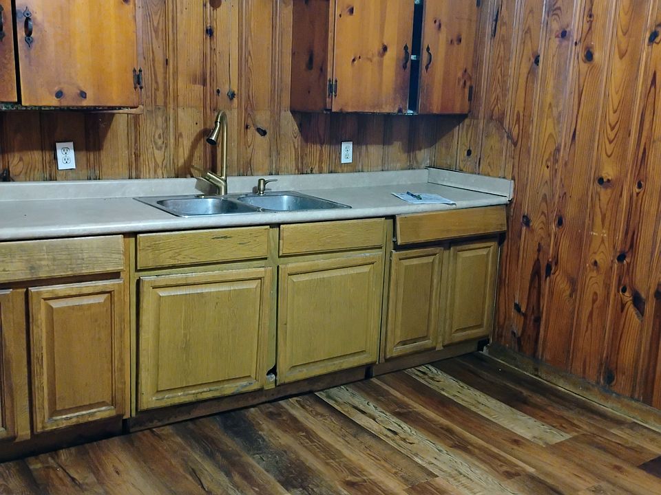2nd image of 2605 S Magnolia St