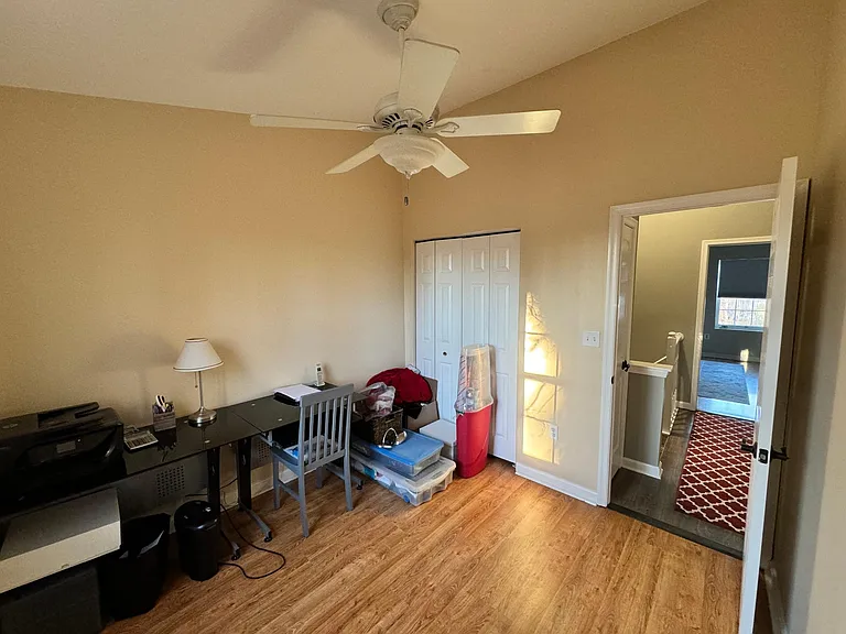 1310 Farley Ct S — Photo 12