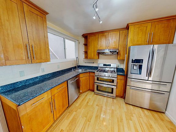 3rd image of 4139-4141 Anza St #4139
