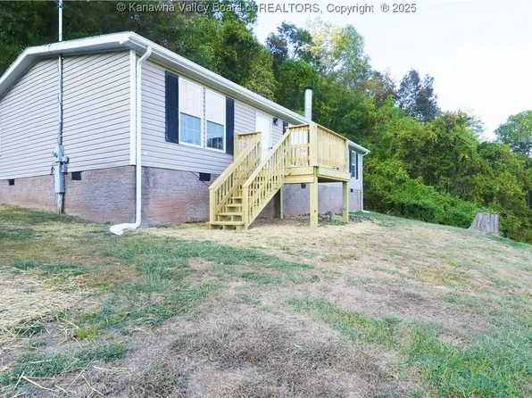 12846 Derricks Creek Rd, Charleston, WV 25320