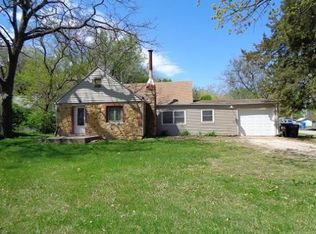 2735 SE 31st St, Topeka, KS 66605