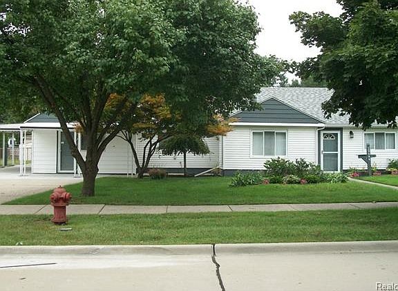 4th image of 29644 James St