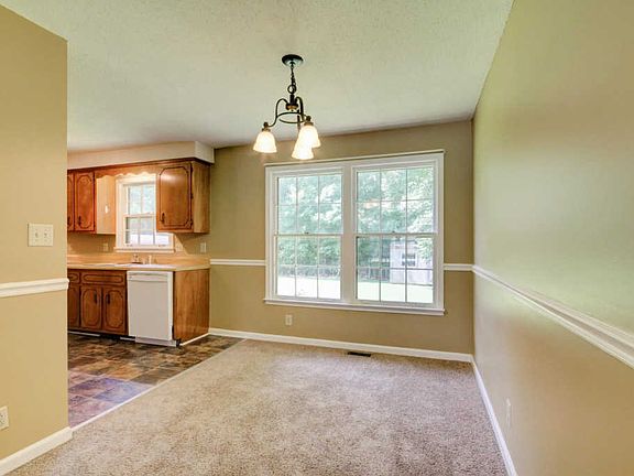4th image of 1566 Mary Beth Ln