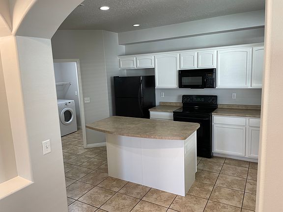 3rd image of 1312 W 3000th St N