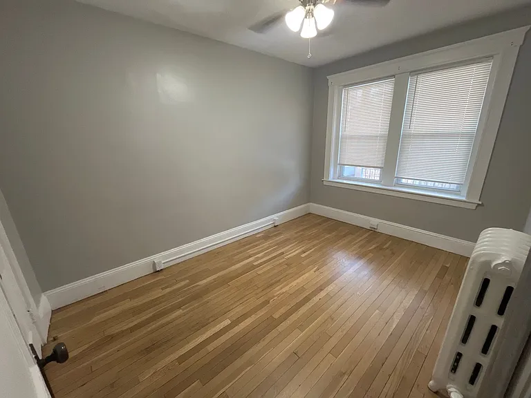 300 Washington St — Photo 2