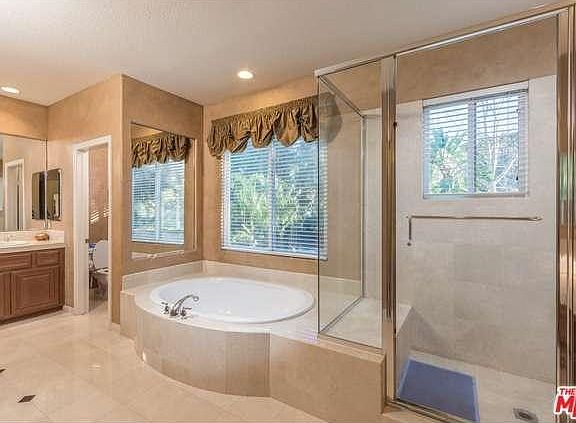 5th image of 21068 Jewel Ct