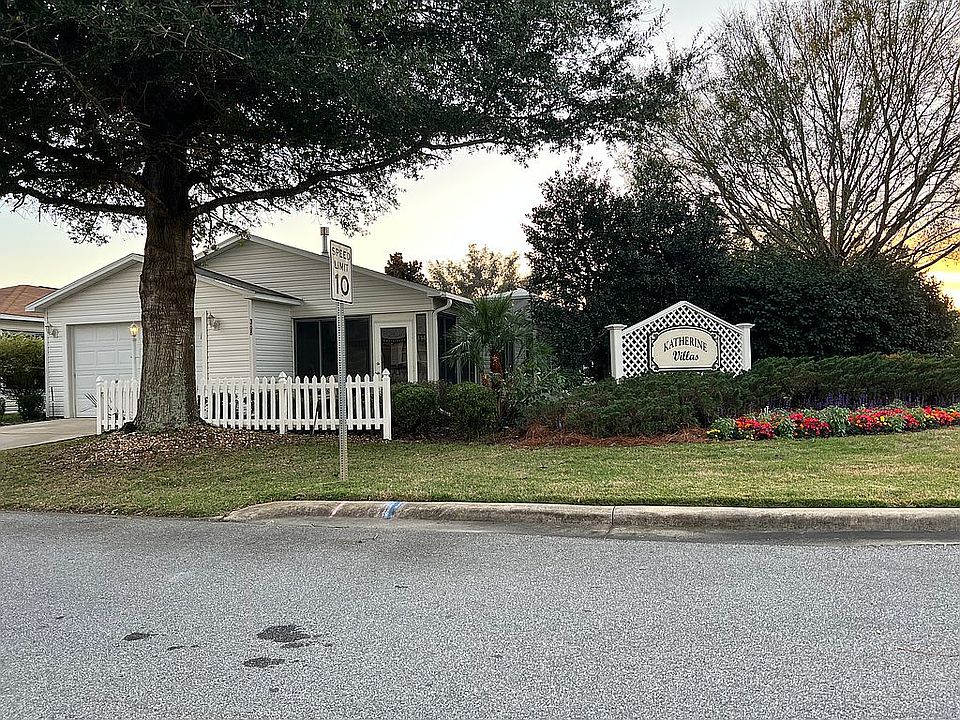 2nd image of 368 Katherine Pl