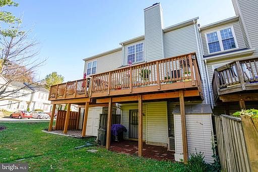 3rd image of 677 Lucky Leaf Cir