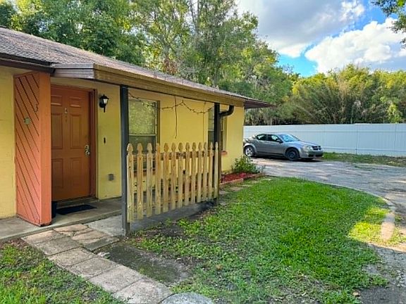 3rd image of 155 Denice Dr #4