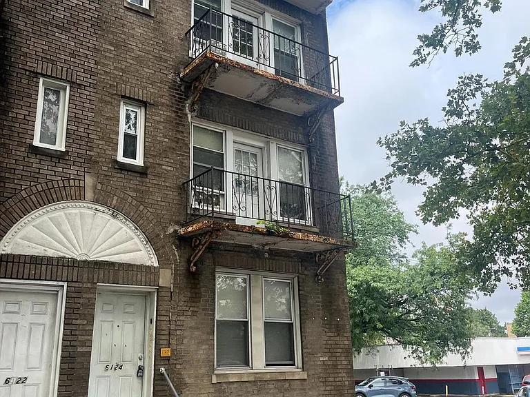 6124 N Broad St — Photo 1
