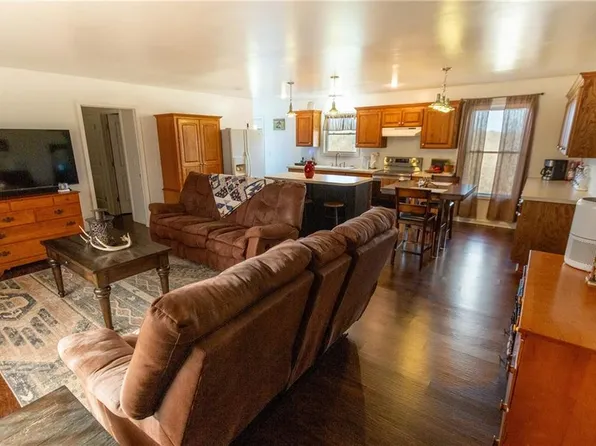 40476 E 180th St, Richmond, MO 64085