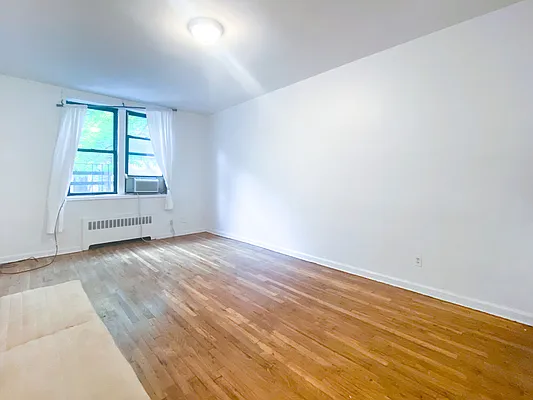 Rented by City Connections Realty | media 12