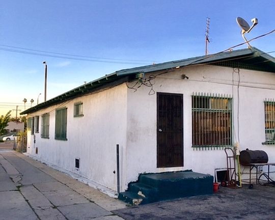 4th image of 1702 Exposition Blvd