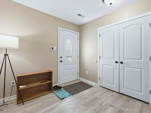 3rd image of 703 Westview Dr