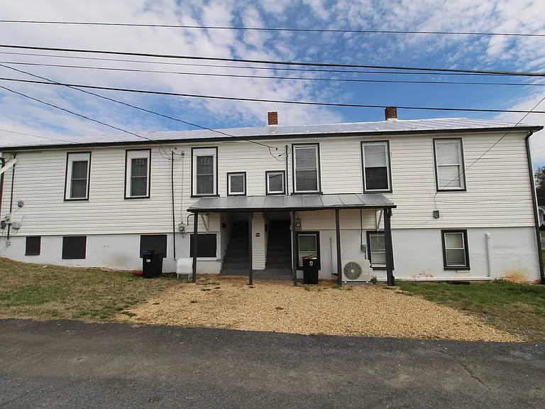 98 Lee Ave — Photo 16