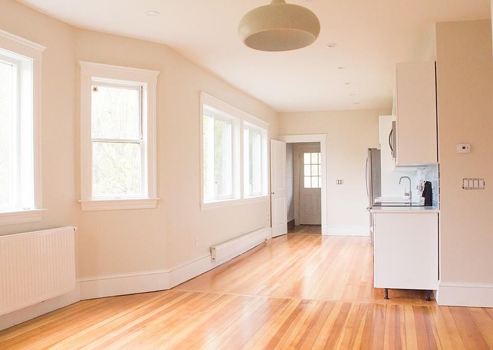 2nd image of 233 Poplar St #2F