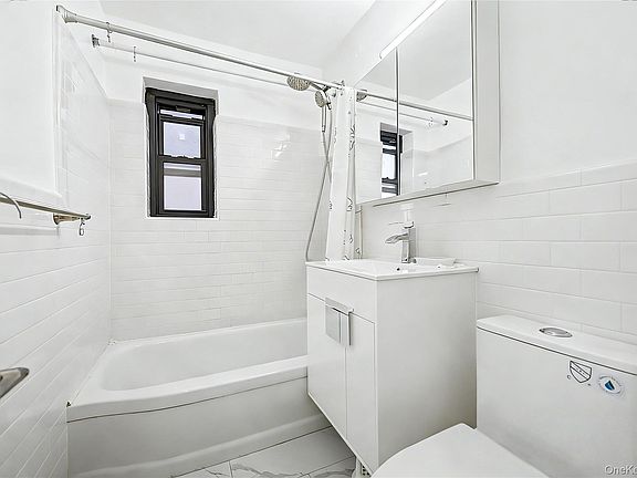 5th image of 3170 138th Street #5F