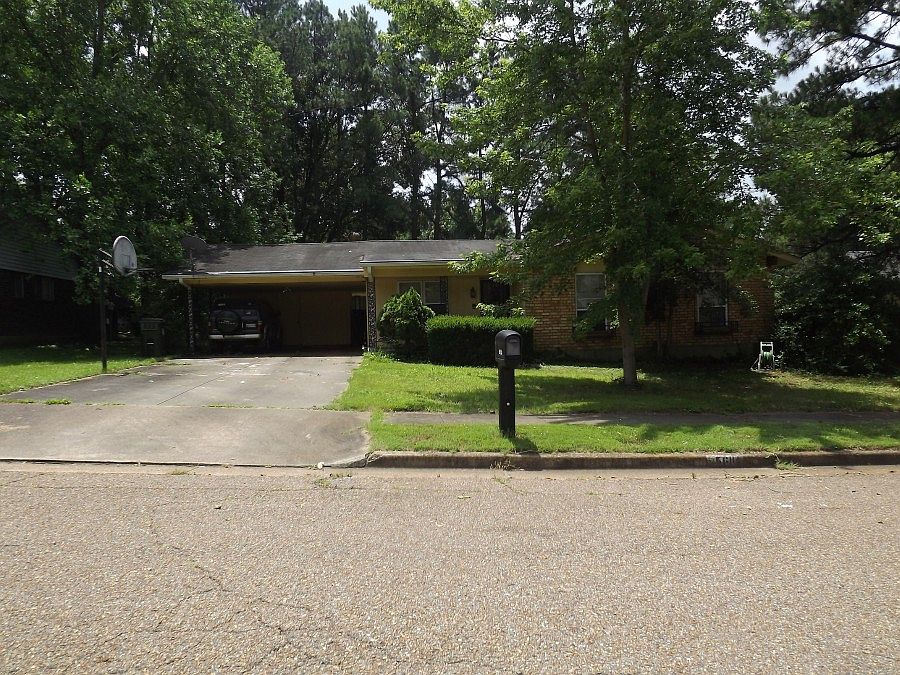 1st image of 5611 Longacre Ave