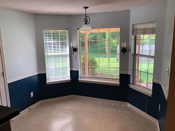 Eat in Breakfast nook/view
