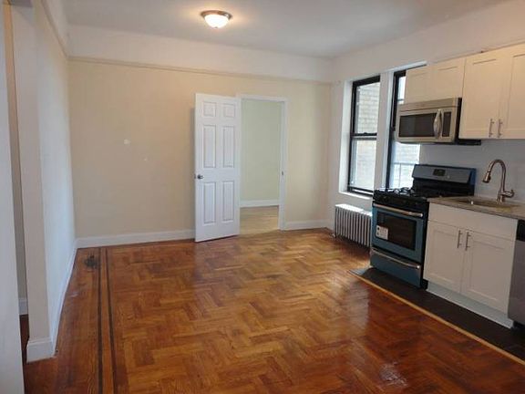 2nd image of 15517 Sanford Ave APT 5F