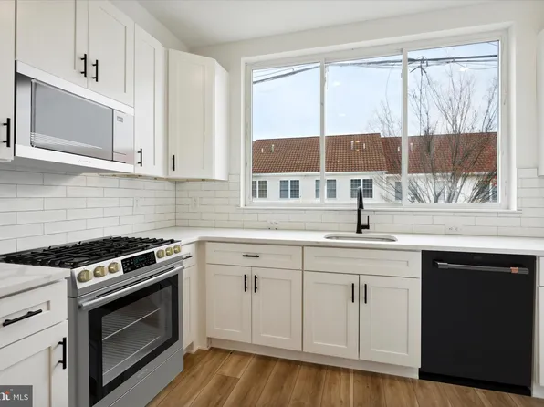 2430 N Waterloo St, Philadelphia, PA 19133