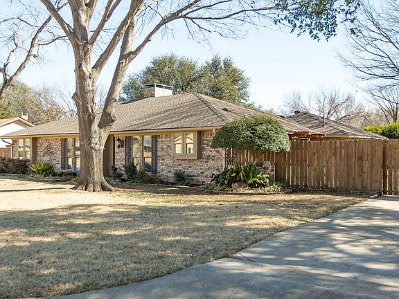 3rd image of 1508 E Windsor Dr