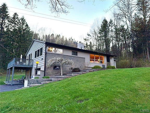 5th image of 2729 W Hill Rd