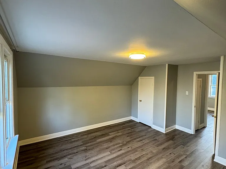 83 Park Ave — Photo 18