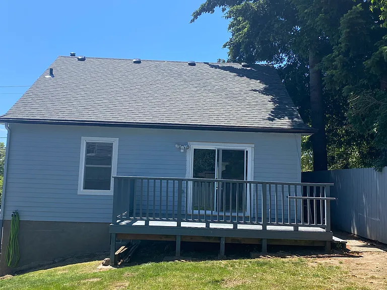 518 NE Everett St — Photo 13
