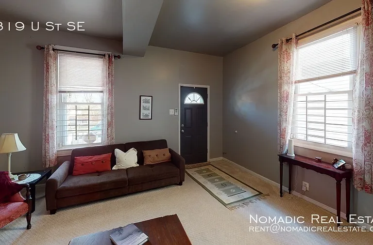 1319 U St SE — Photo 1
