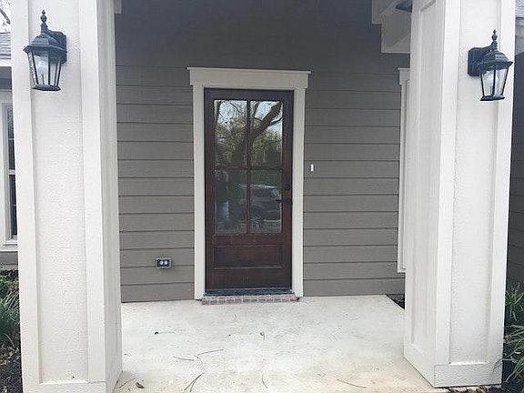 3rd image of 1015 E Ross St