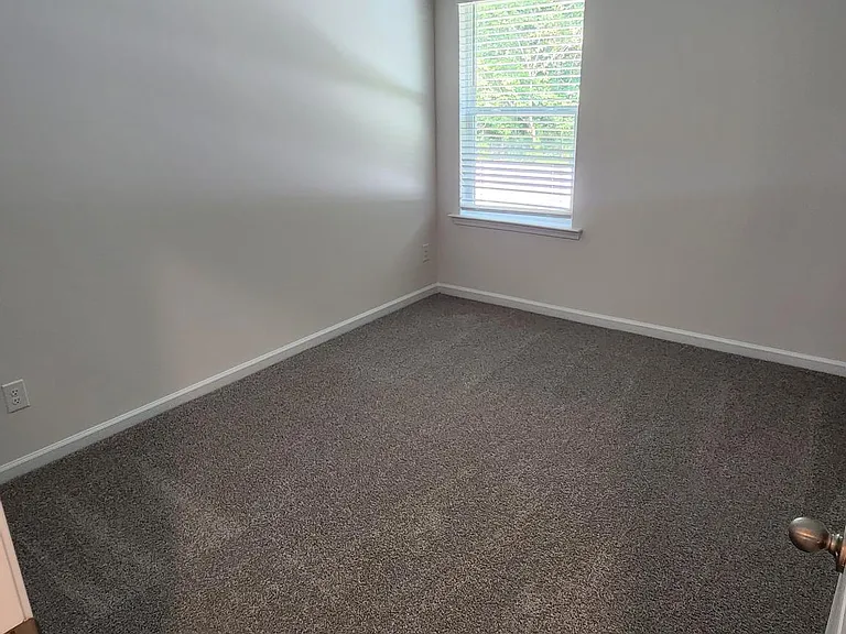 7104 N Mills Rd — Photo 24